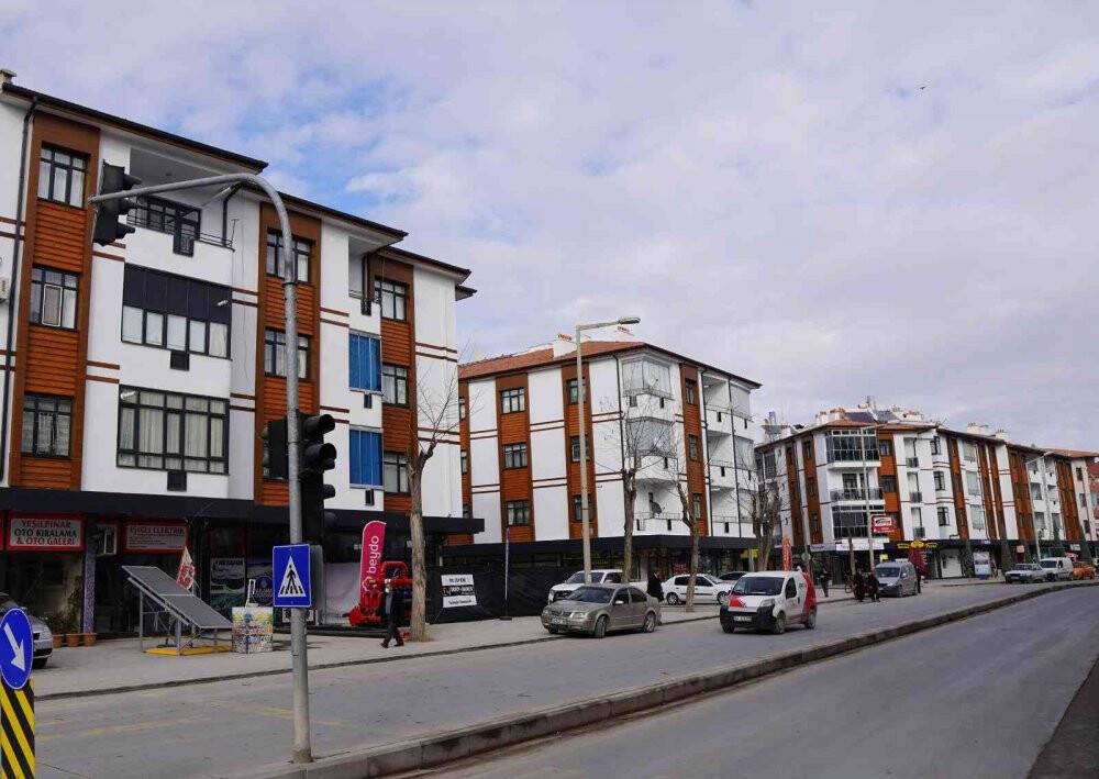 Başkan Altay: “Karapınar’da 180 dükkan, 80 konutta cephe düzenlemesi yapıyoruz”