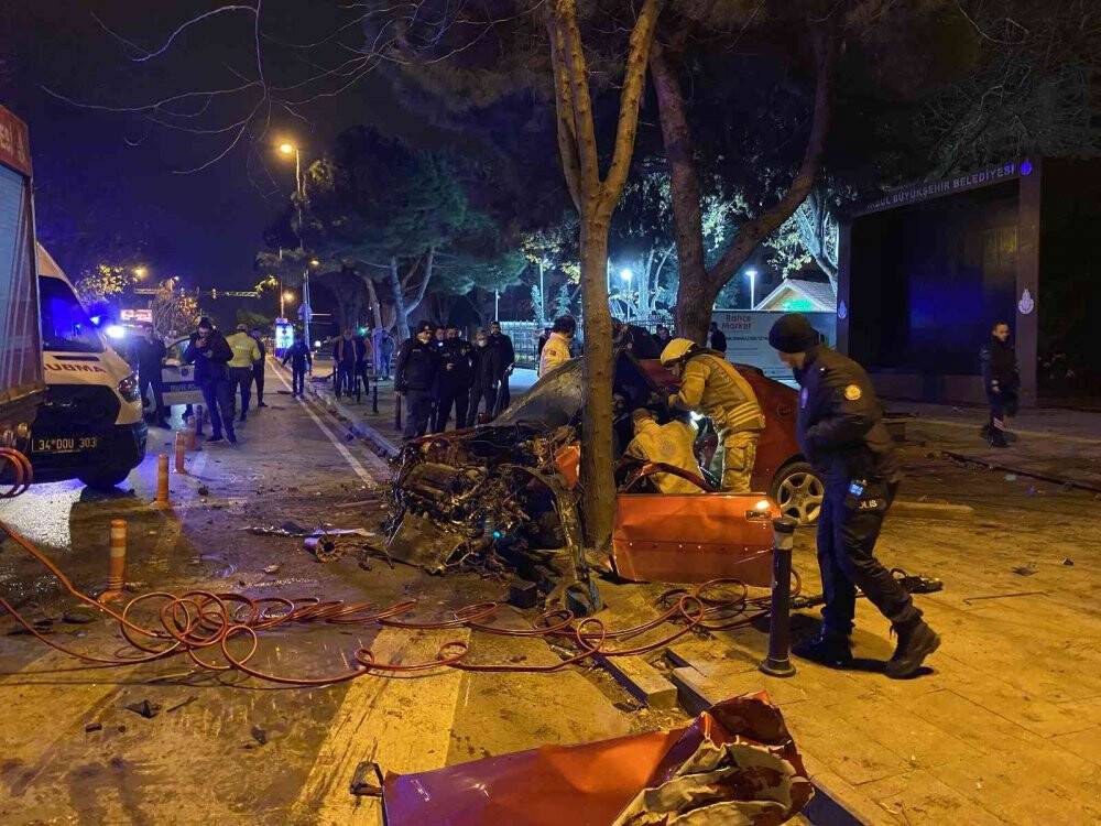 Kadıköy Bağdat Caddesinde feci kaza: 1 yaralı