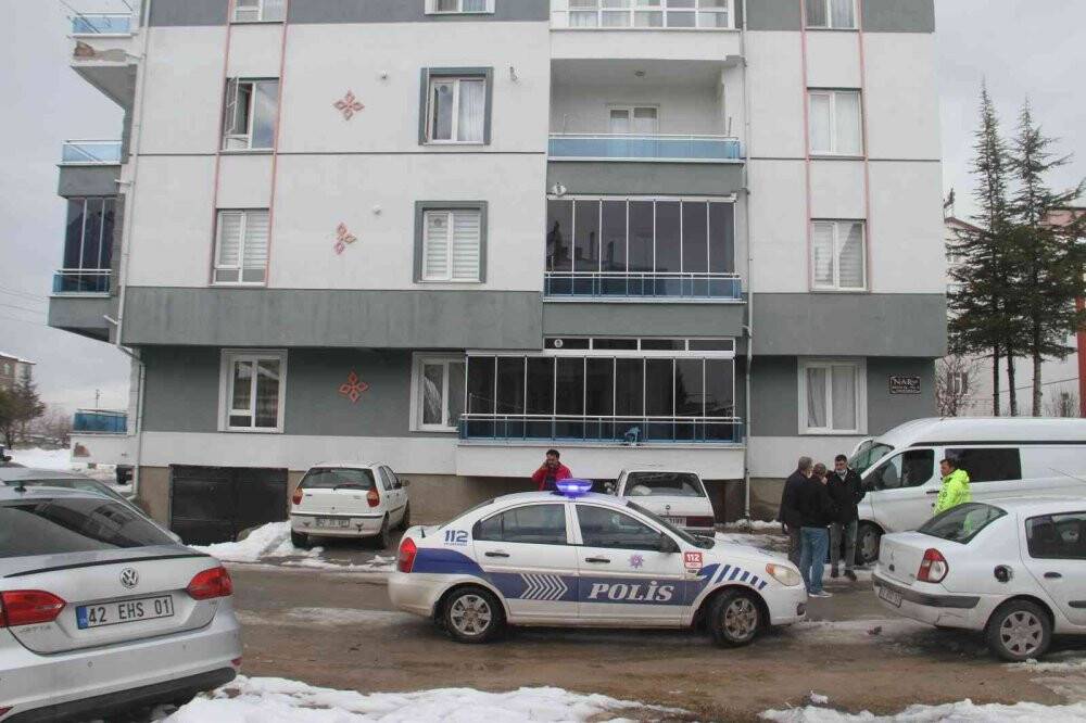 Konya’da felsefe öğretmeni evinde ölü bulundu