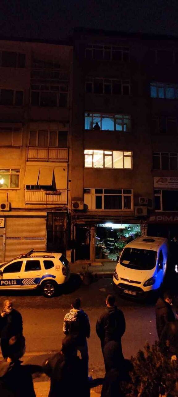 Kötü koku apartman sakinlerini rahatsız etti, tek başına yaşayan adamın öldüğü belirlendi