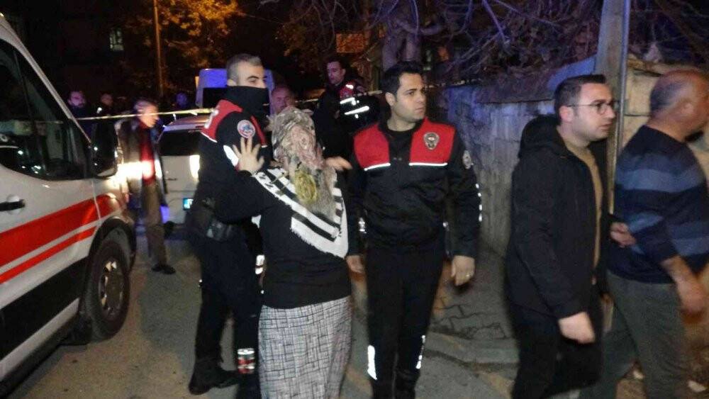 Alacak verecek kavgasında silahlar konuştu: 2 yaralı, 2 gözaltı