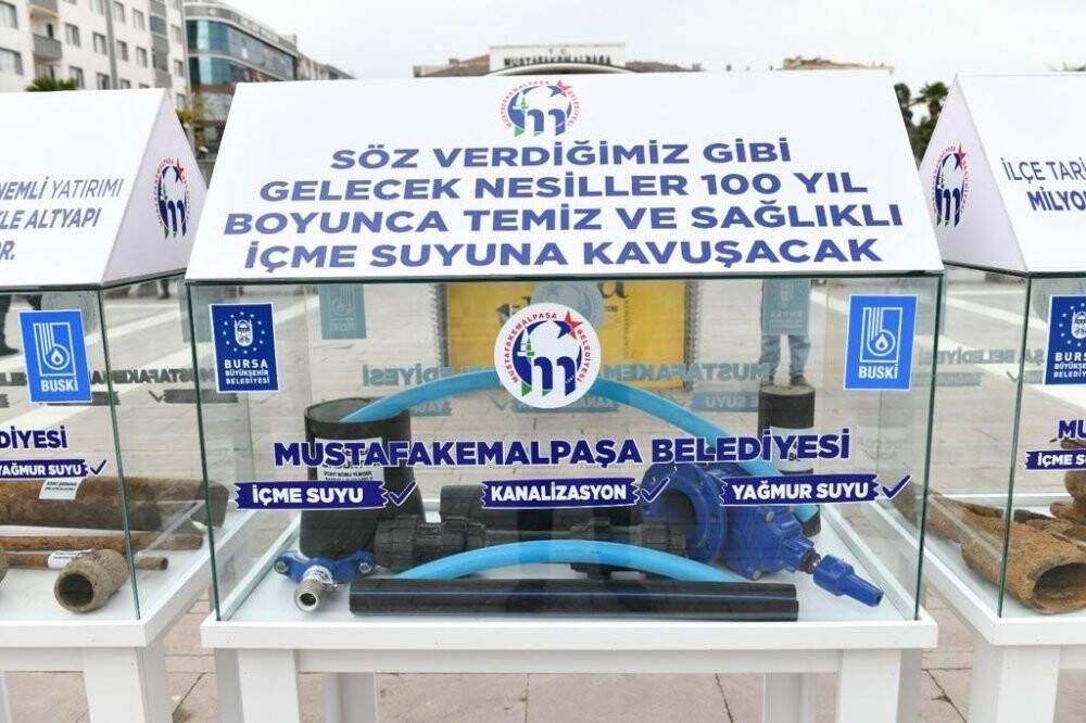 Tarihî eser sergisi değil, paslı şebeke sergisi