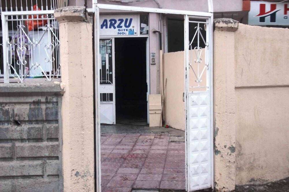 Konya'da motosiklet hırsızlığı güvenlik kamerasında! Bulana sahibinden ödül