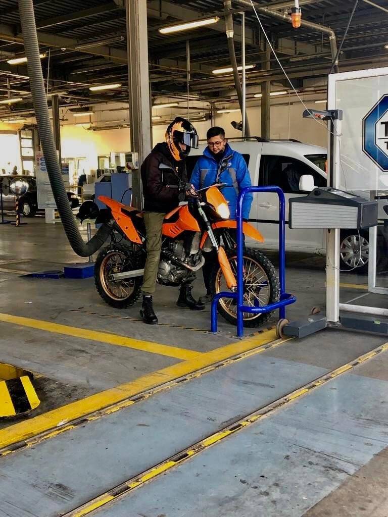 Konya'da motosiklet hırsızlığı güvenlik kamerasında! Bulana sahibinden ödül