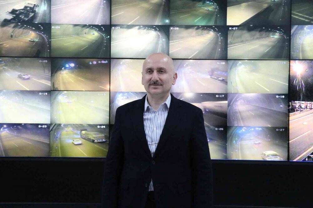 Ulaştırma ve Altyapı Bakanı Karaismailoğlu karayolu işçileriyle buluştu