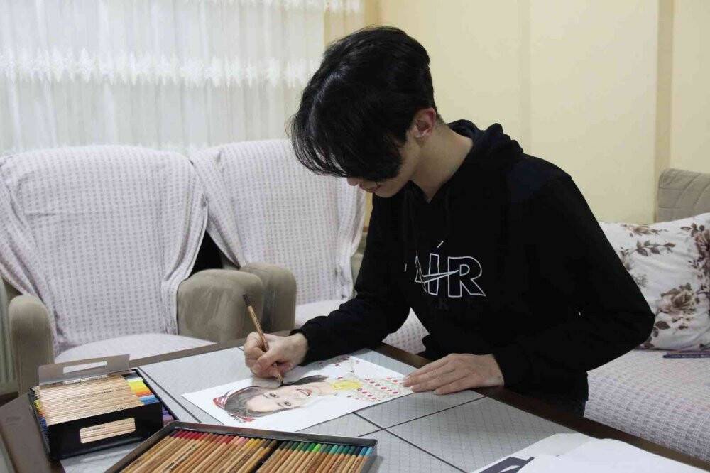 Kağıt kalem görünce dayanamıyor