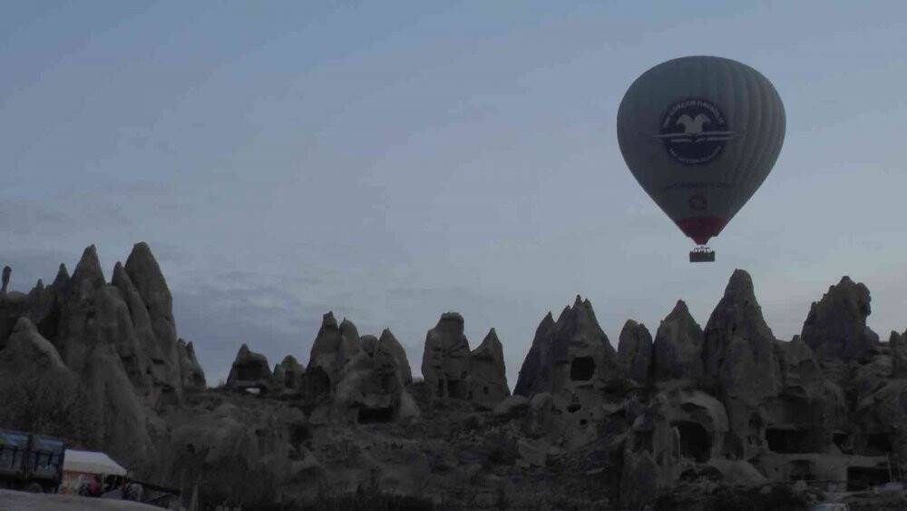 Yeni yılın ilk güneşini havada karşıladılar