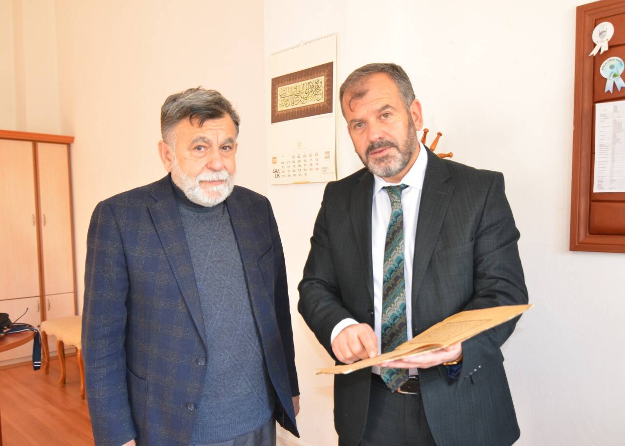 el-yazmasi-kuran-i-kerim-cuzleri-konya-il-muftulugune-teslim-edildi-2.jpg
