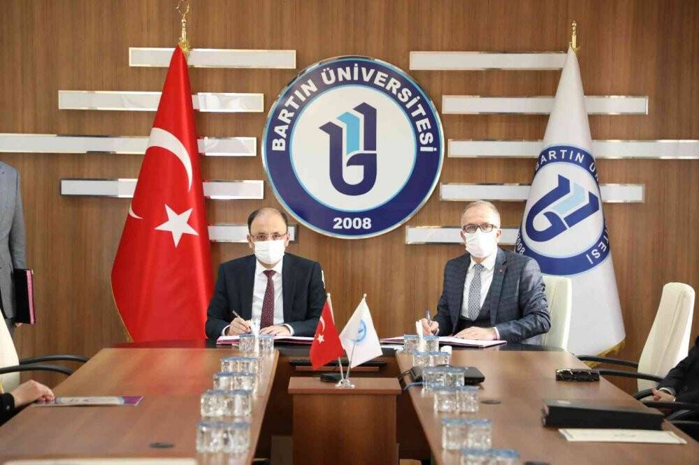 Bartın Üniversitesi ile Bartın Valiliği arasında 2 ayrı protokol imzalandı