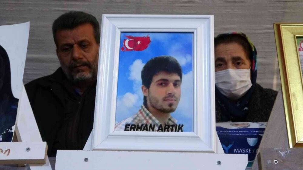 HDP önünde evlat nöbeti tutan ailelerin direnişi sürüyor