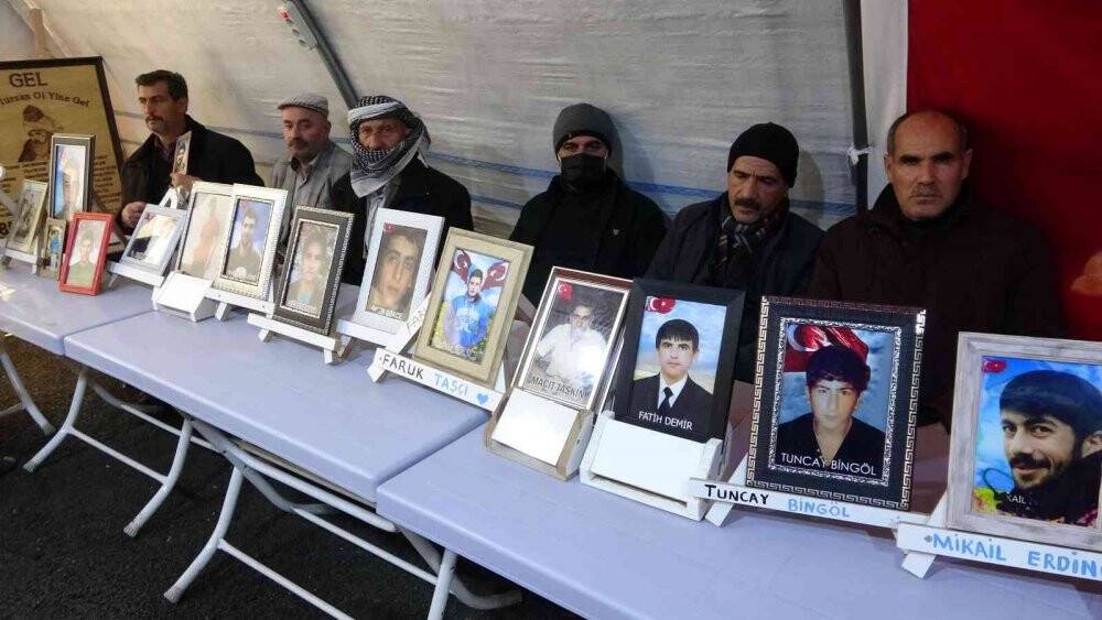 HDP önünde evlat nöbeti tutan ailelerin direnişi sürüyor