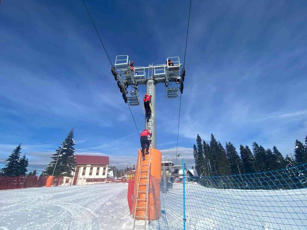 JAK timinden kayak merkezinde nefes kesen kurtarma tatbikatı