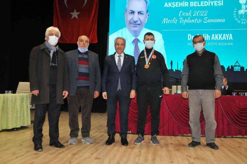 Para tekvandoda dünya üçüncüsü olan sporcu ödüllendirildi