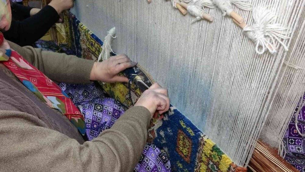 Ispartalı kadınlar halı dokumacılığını tekrar canlandırıyor