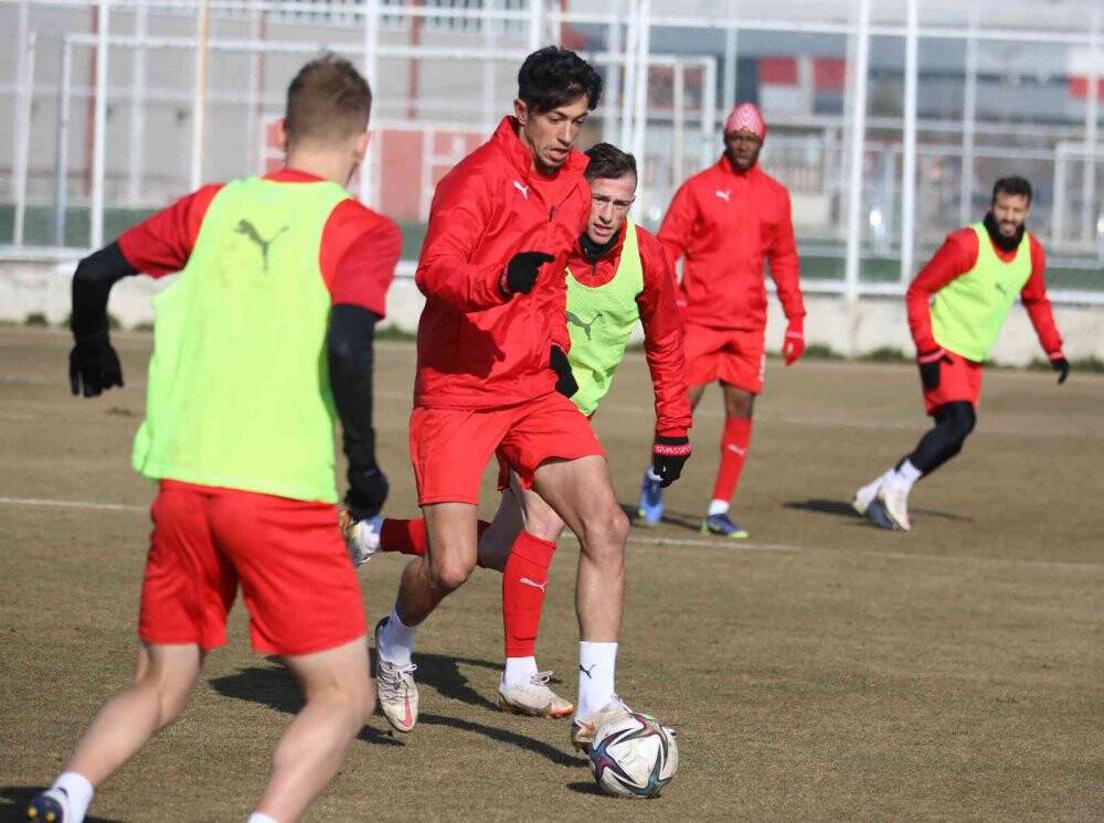 Sivasspor, Konya maçına yoğun tempoda hazırlanıyor
