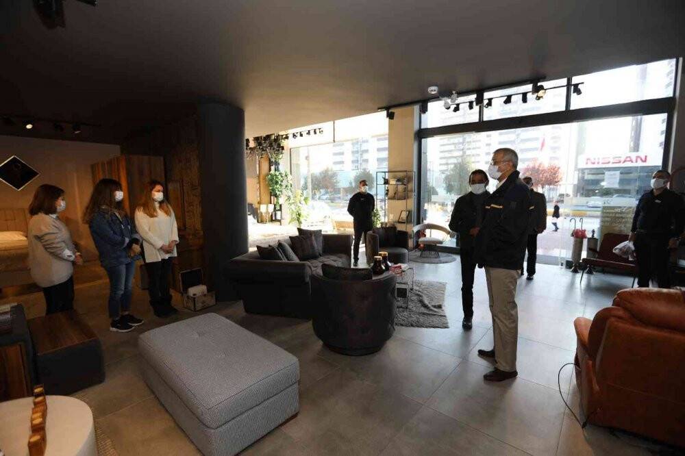 Başkan Tarhan, esnafı ziyaret ederek sorunlarını dinledi