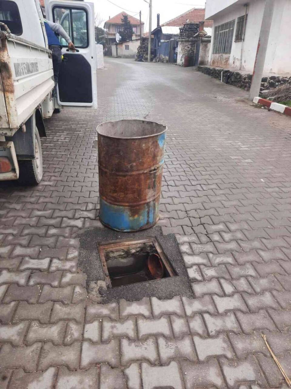 Rögar kapaklarını çalan 6 şüpheli yakalandı