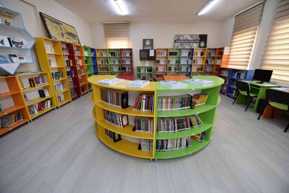 Türkiye’ye örnek Selçuklu Şehir Kütüphanesi açılış için gün sayıyor