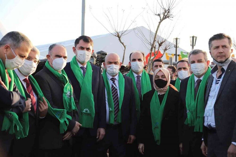 Bakan Kurum ve Başkan Altay İstanbul’daki Konyalılarla buluştu