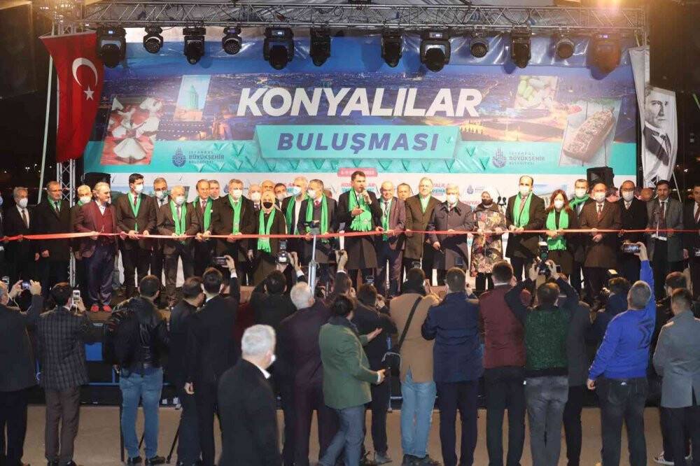 Bakan Kurum ve Başkan Altay İstanbul’daki Konyalılarla buluştu
