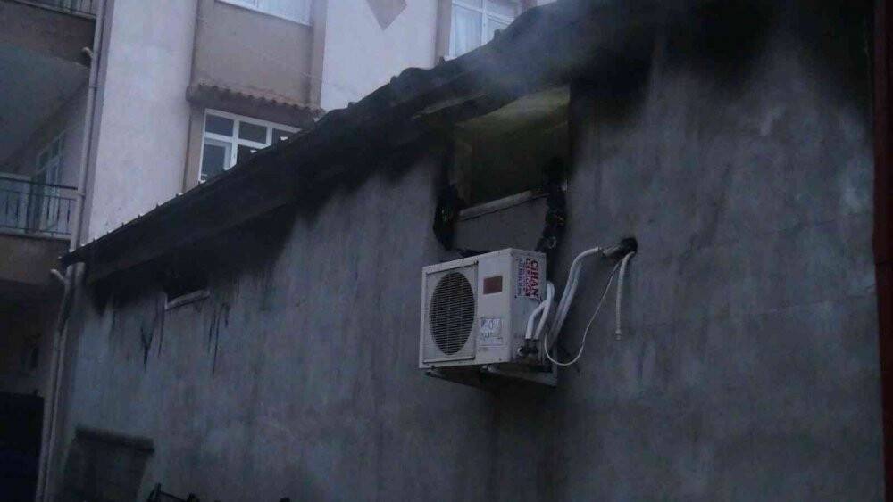 Antalya’da ardiyeye düşen yıldırım yangın çıkardı
