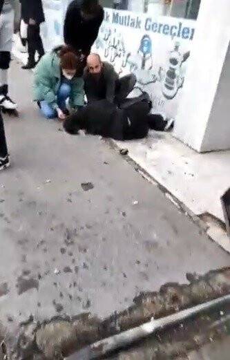 Avcılar’da kaldırıma çıkan otomobil yayaya çarptı