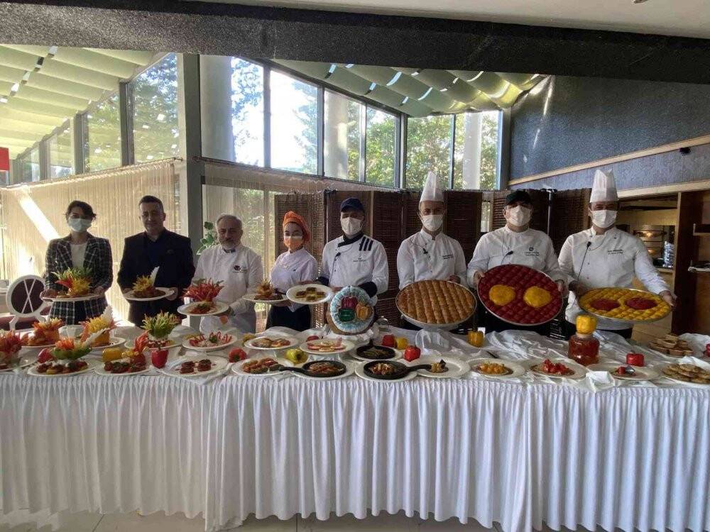 Kaliforniya biberinden baklava Türk mutfağında