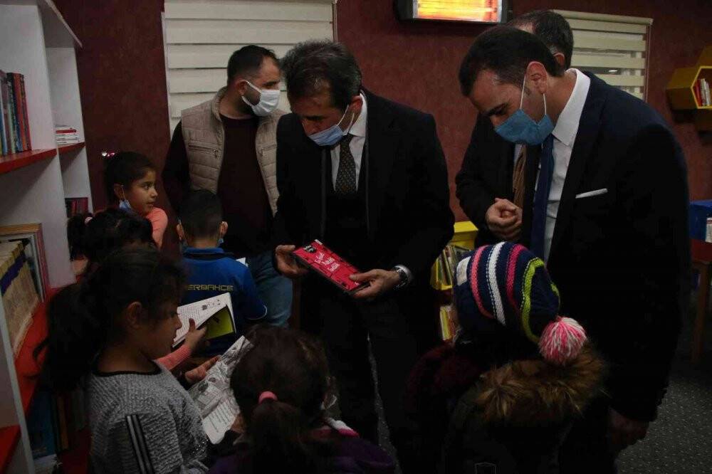 Konteyner kentteki çocuklar için yapılan kütüphane hizmete açıldı