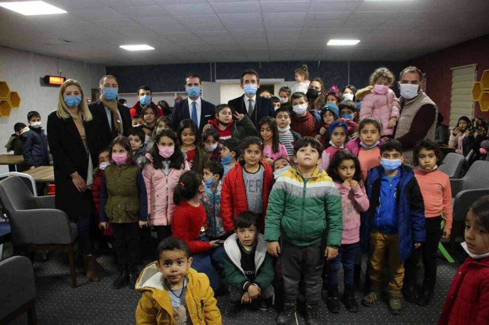 Konteyner kentteki çocuklar için yapılan kütüphane hizmete açıldı