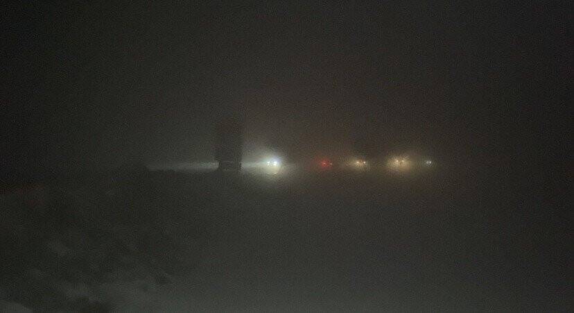 Yoğun sis sürücülere zor anlar yaşattı