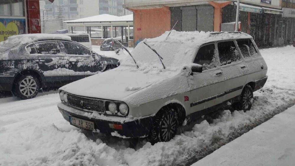 Ahlat’ta yoğun kar yağışı