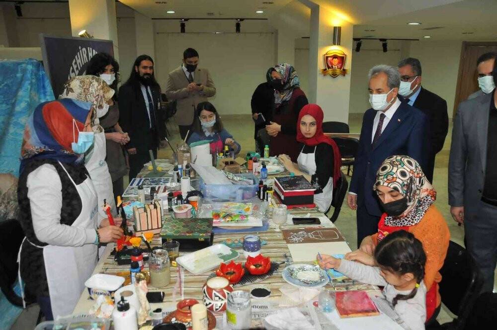 Başkan Akkaya Akşehir KOMEK’i ziyaret etti