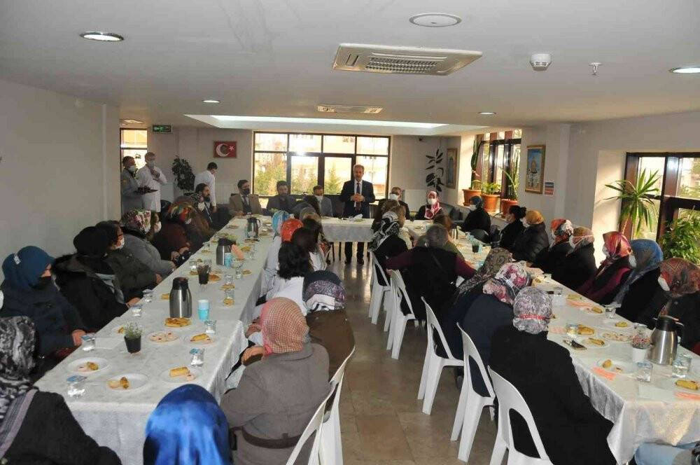 Başkan Akkaya Akşehir KOMEK’i ziyaret etti