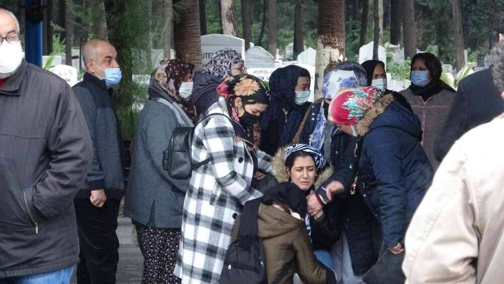 Eski nişanlısı tarafından öldürülen genç kadın son yolculuğuna uğurlandı