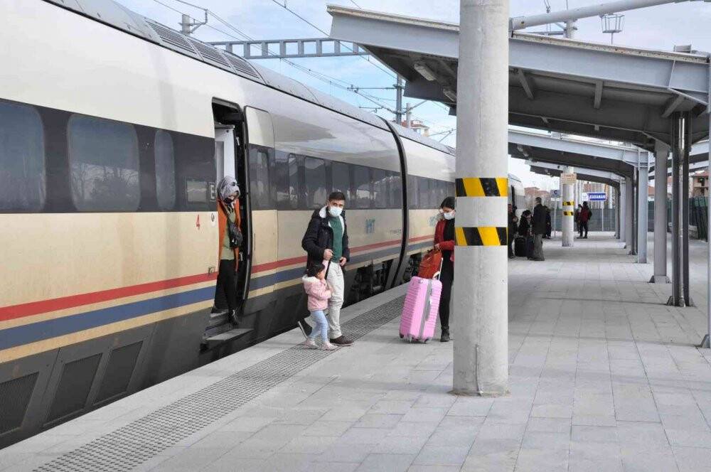 Karaman’da Yüksek Hızlı Trene yoğun ilgi