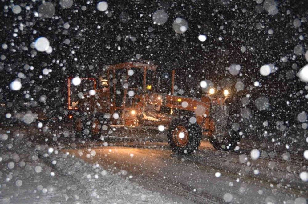 Konya yolunda yeniden kar yağışı başladı