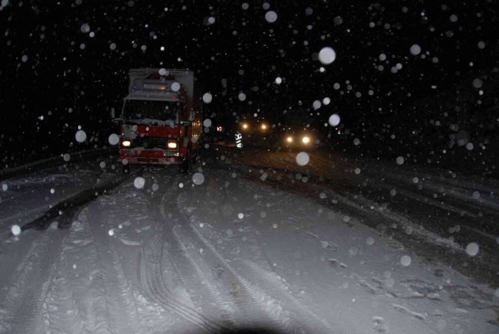 Konya yolunda yeniden kar yağışı başladı