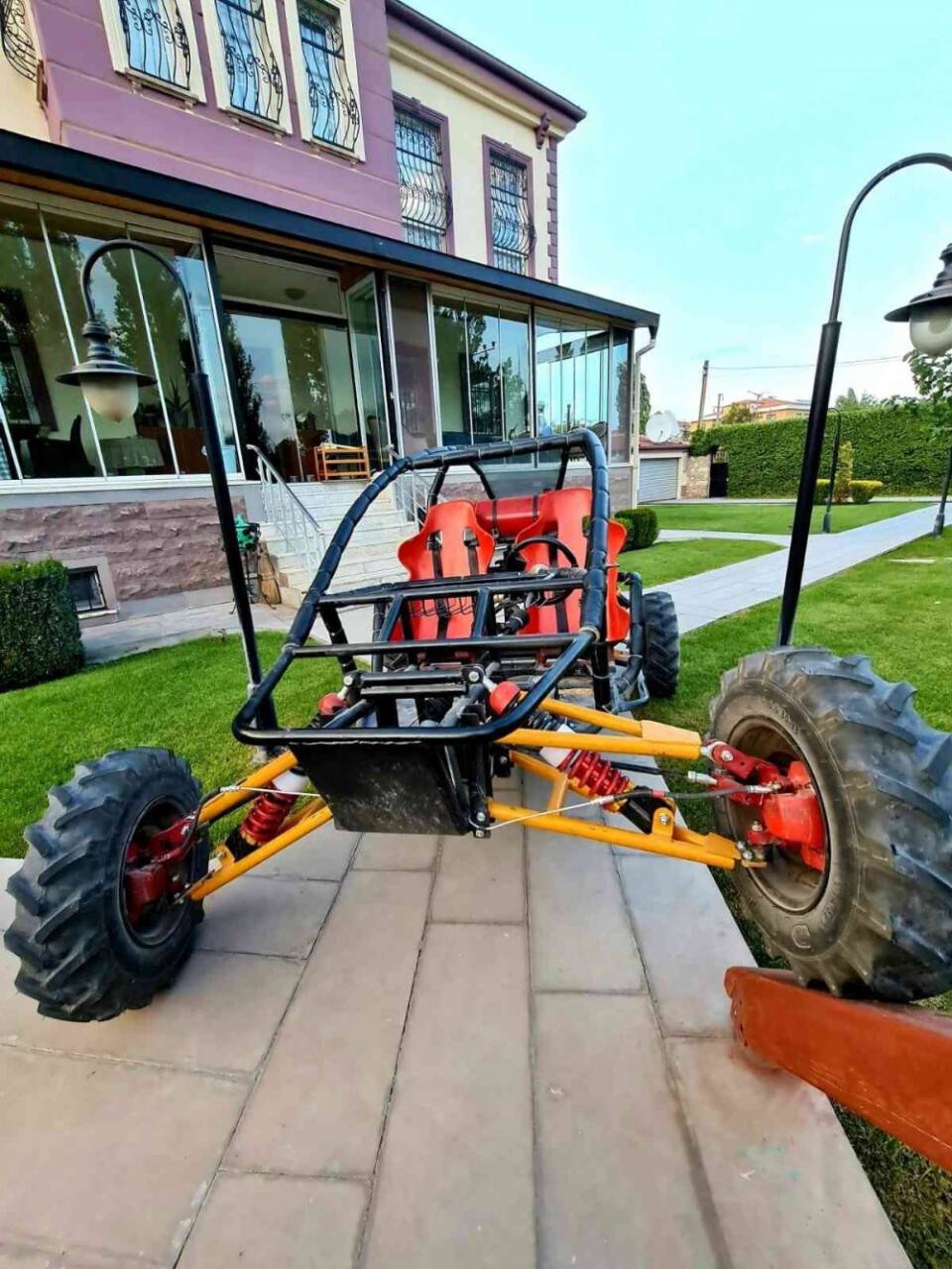 Satın almak istediği aracı kendi üretti