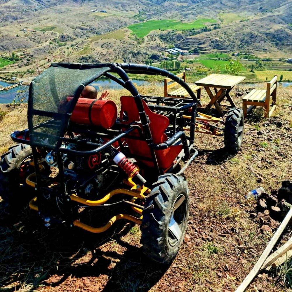 Satın almak istediği aracı kendi üretti