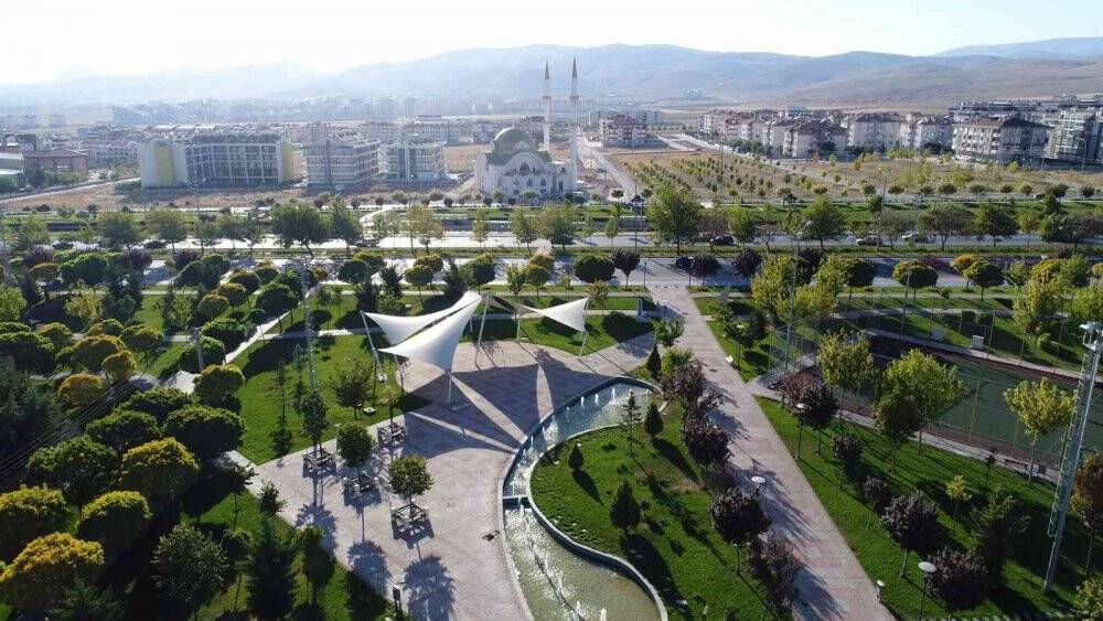 Selçuklu Belediyesi yeşil dokuyu 12 yeni parkla güçlendirdi