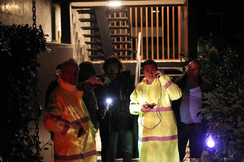 Servis minibüsünde mahsur kalan öğrenciler kurtarıldı