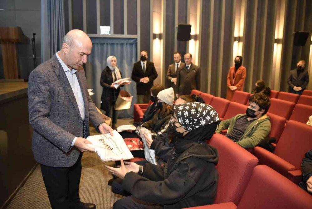 Başkan Pekyatırmacı: Sanat Akademisi’yle öğrencilerimize yeni ufuklar kazandırıyoruz