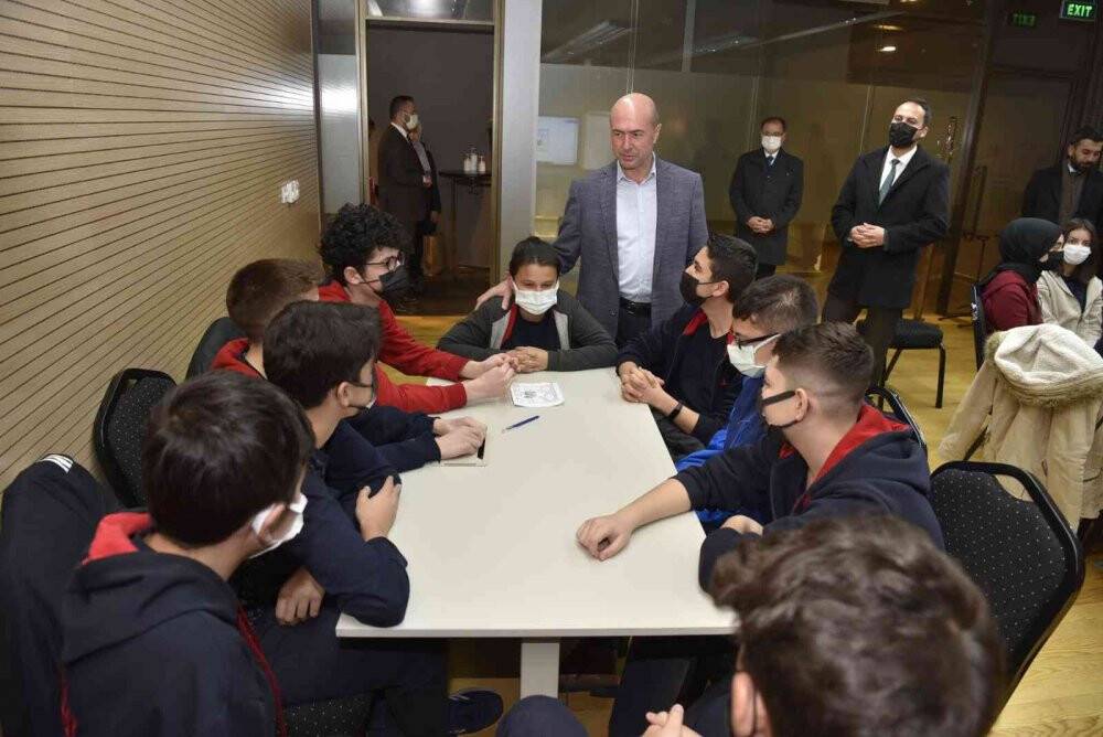 Başkan Pekyatırmacı: Sanat Akademisi’yle öğrencilerimize yeni ufuklar kazandırıyoruz