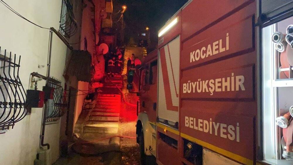 Evde sigaradan yangın çıktı