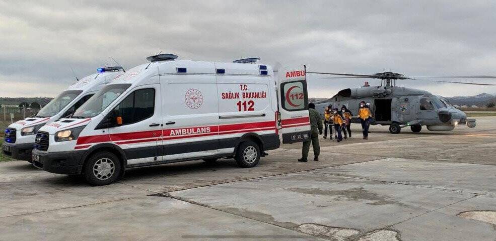 Gökçeada’da 2 hasta askeri helikopterle tahliye edildi
