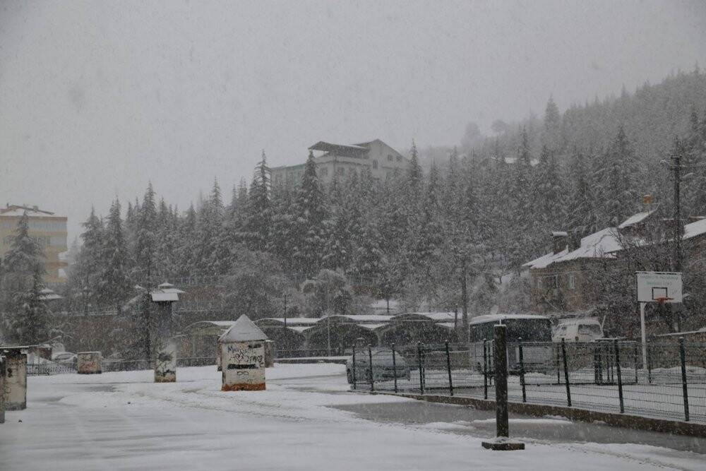 Hadim’de kar yağışı etkili oluyor