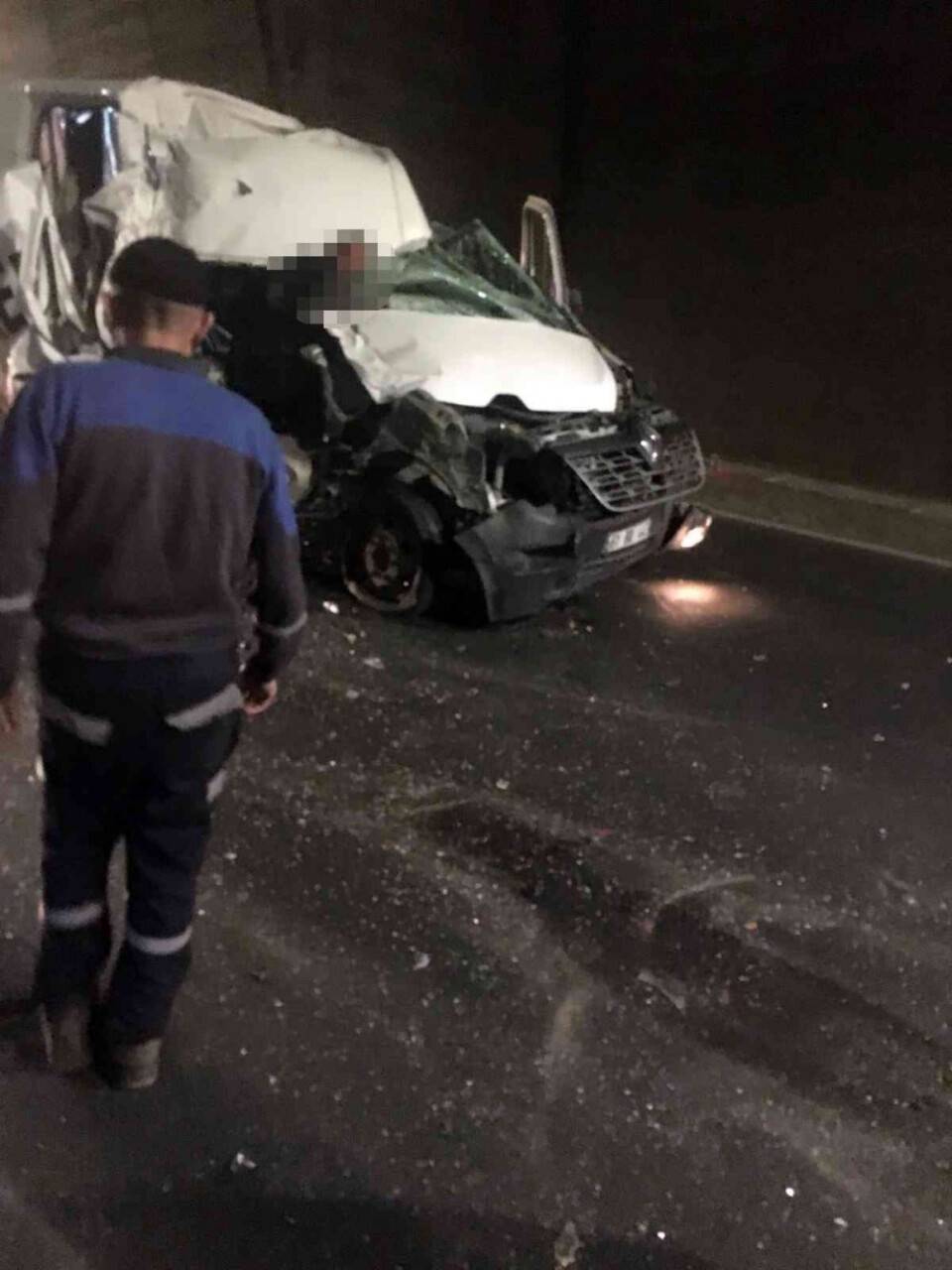 Hurdaya dönen araçtan sağ kurtuldu