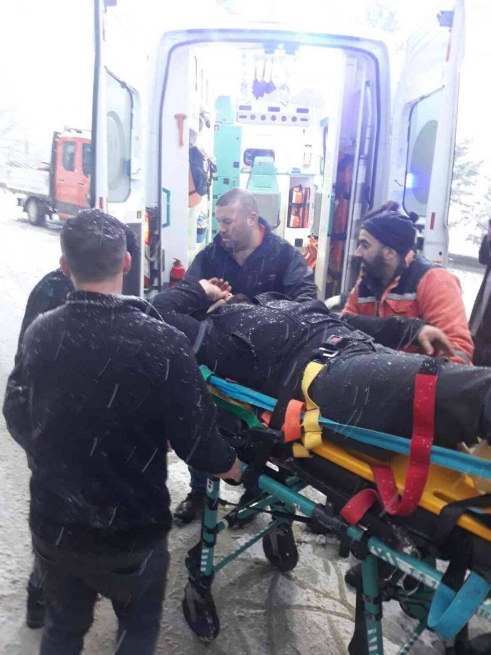 Kastamonu’da kamyon ile otomobil çarpıştı: 2 yaralı