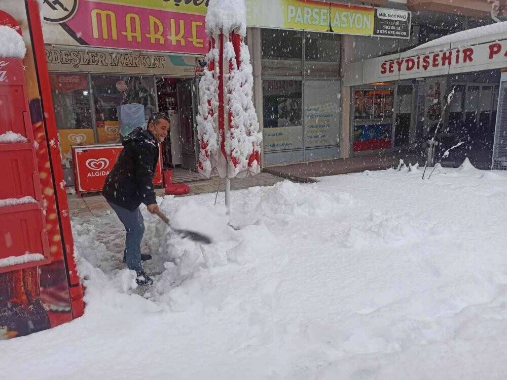 Konya’da kar yağışı hayatı etkili oluyor