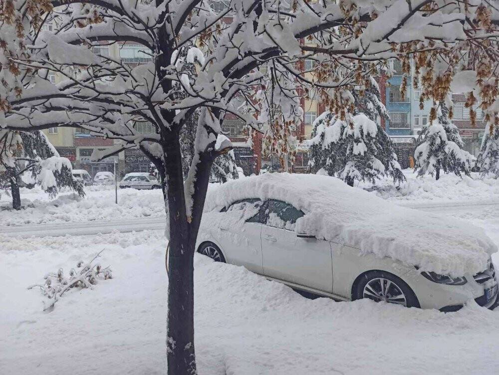 Konya’da kar yağışı hayatı etkili oluyor